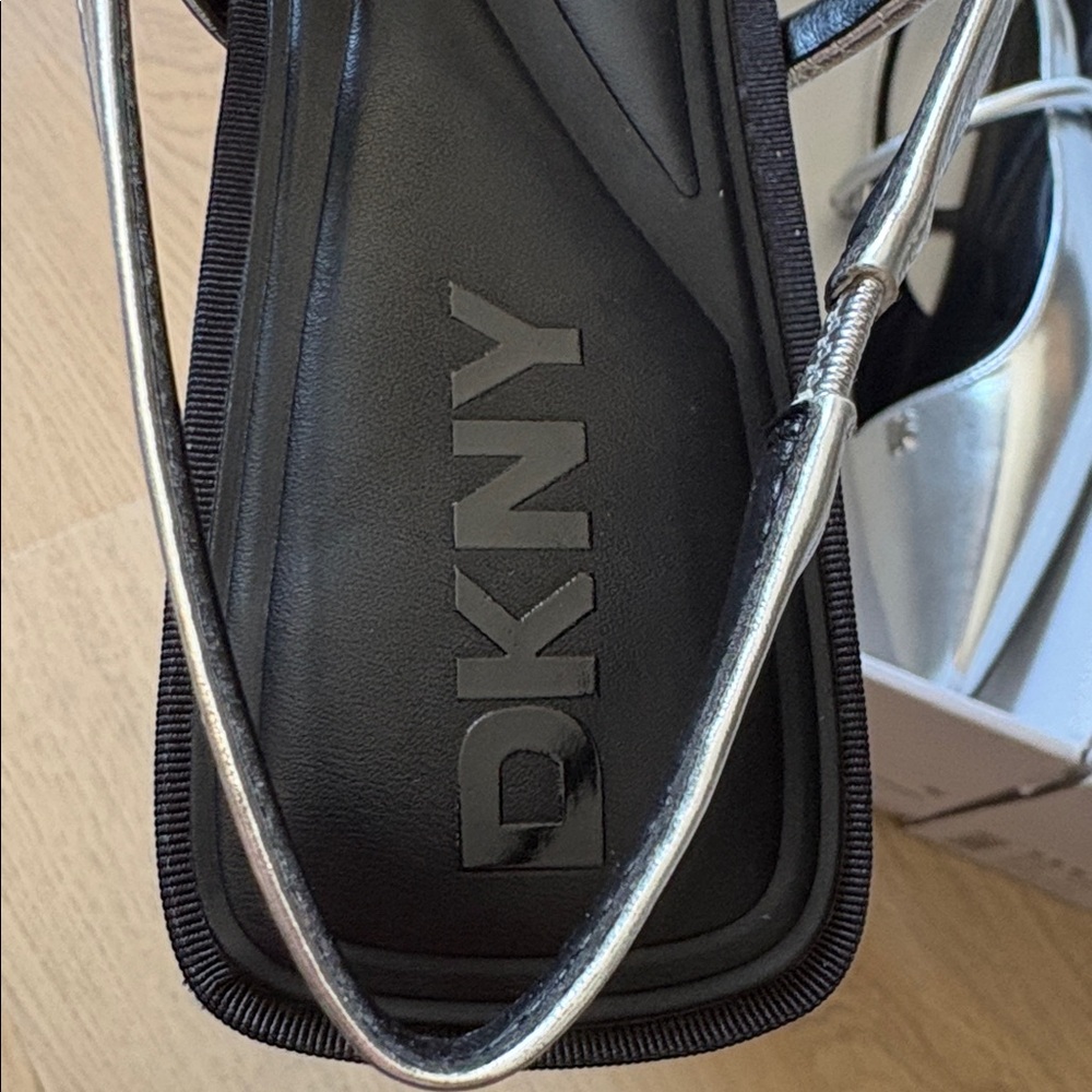 DKNY Cairo slingback flats - Picture 2 of 3